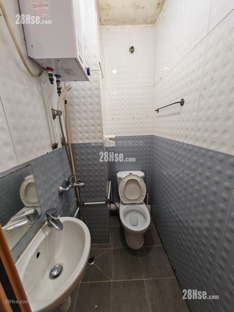 Village Rental 1 Bathroom 250 ft²