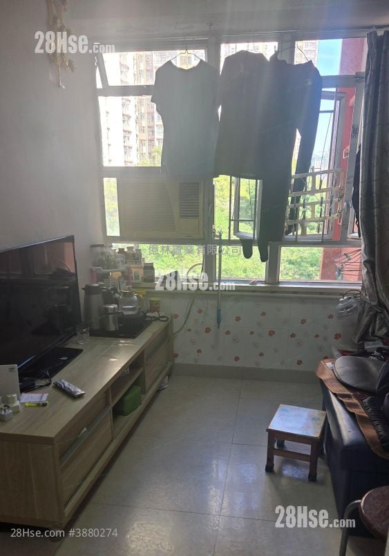 Hong Tin Court Sell 2 Bedrooms , 1 Bathroom