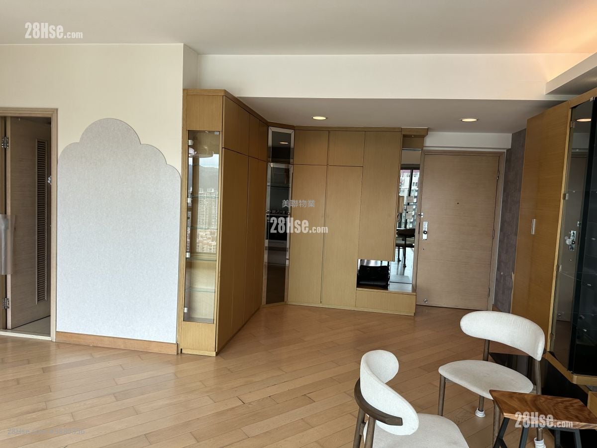 Yoho Midtown Sell 3 Bedrooms , 3 Bathrooms 917 ft²