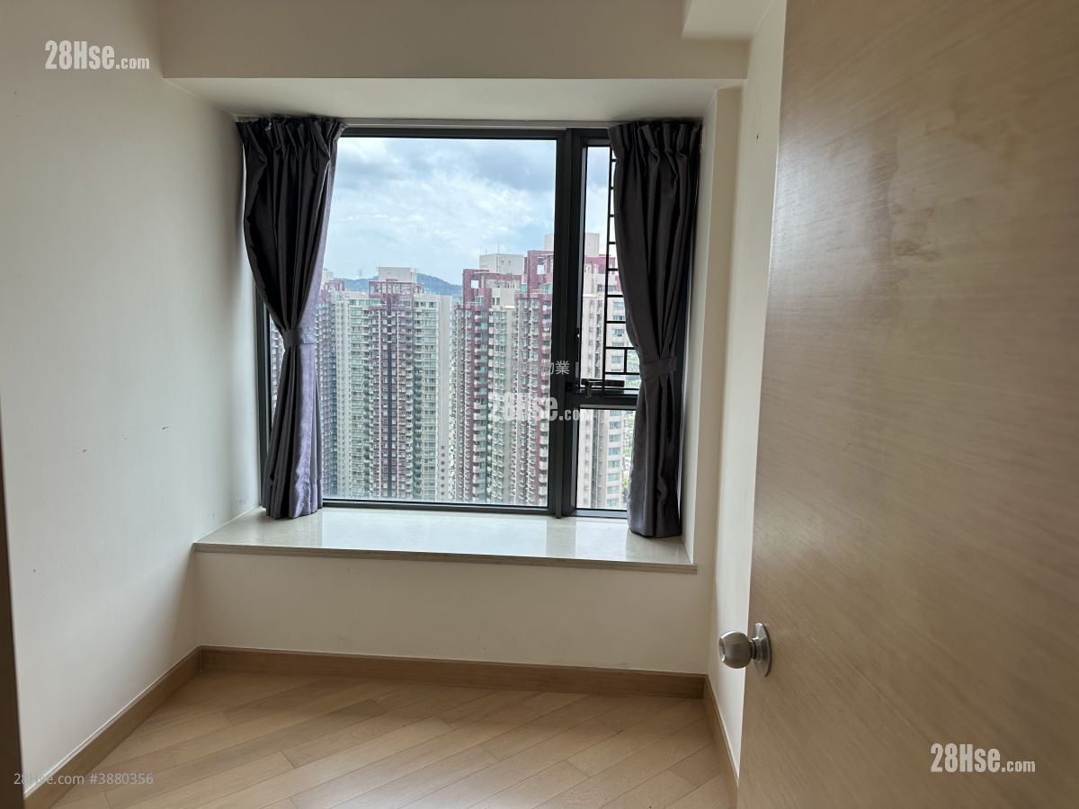 Yoho Midtown Sell 3 Bedrooms , 3 Bathrooms 917 ft²