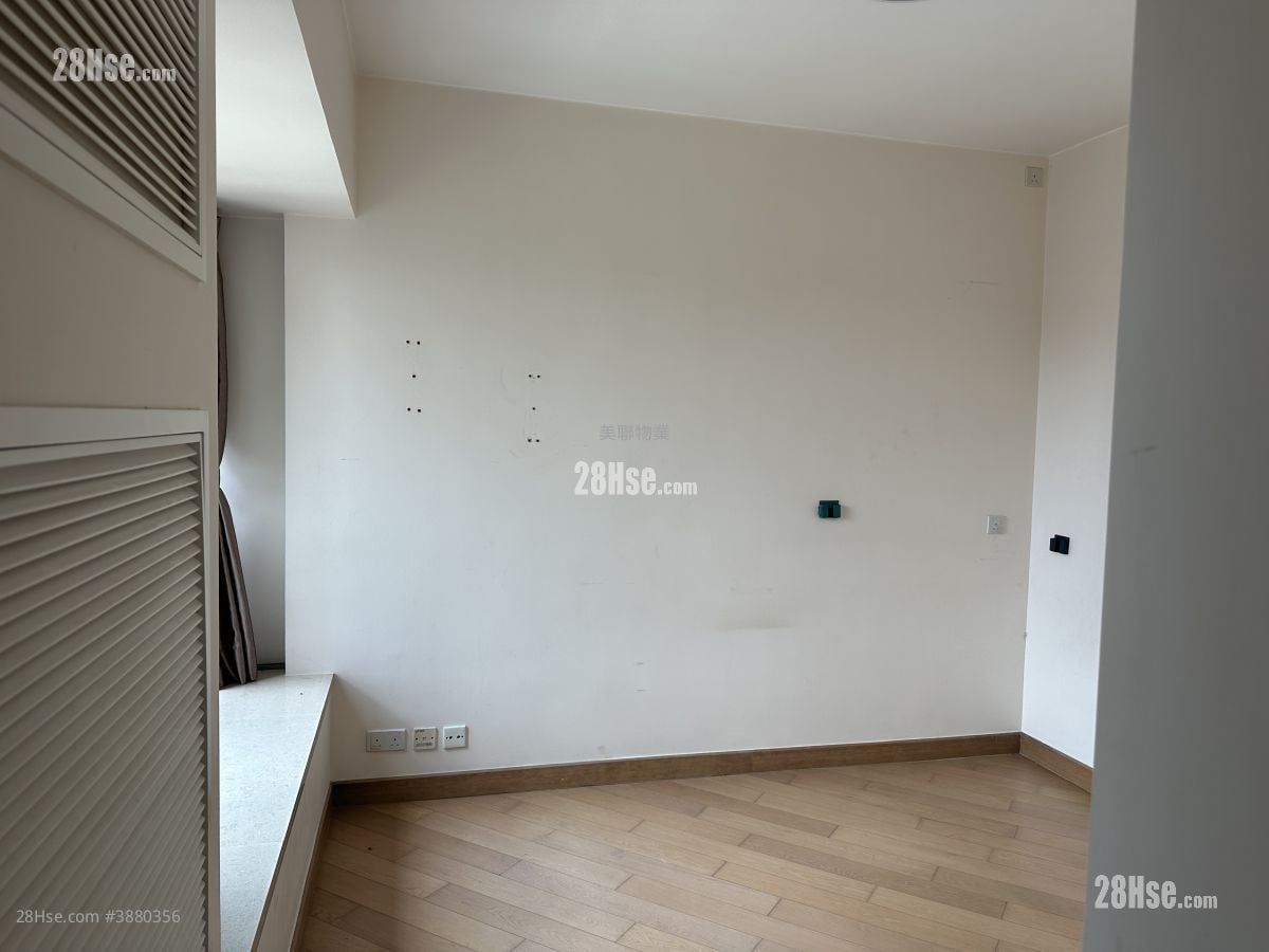 Yoho Midtown Sell 3 Bedrooms , 3 Bathrooms 917 ft²