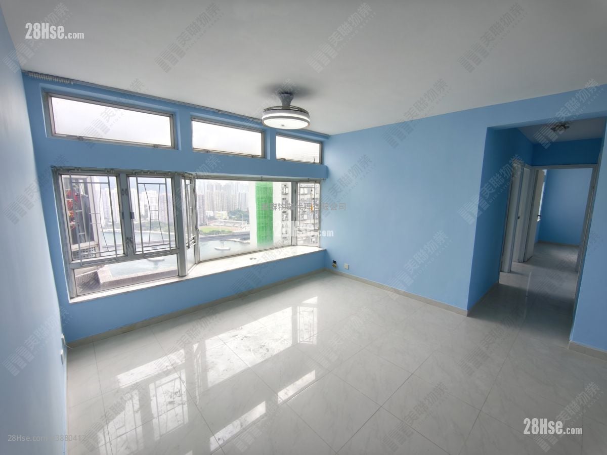 Riviera Gardens Sell 3 Bedrooms , 2 Bathrooms 665 ft²