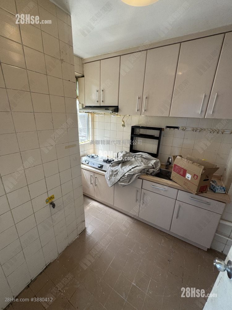 Riviera Gardens Sell 3 Bedrooms , 2 Bathrooms 665 ft²