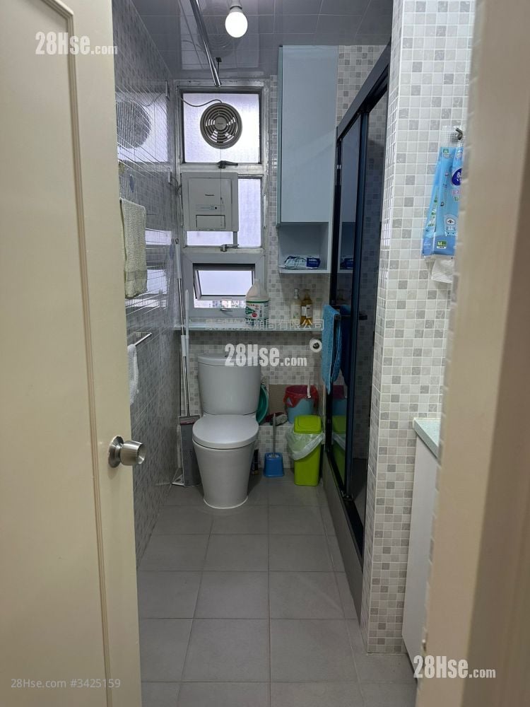 Po Pui Court Sell 3 Bedrooms , 1 Bathroom 645 ft²