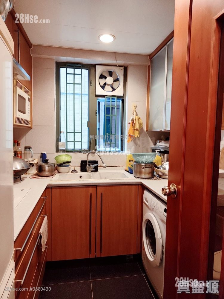 Residence Oasis Sell 3 Bedrooms , 2 Bathrooms 802 ft²