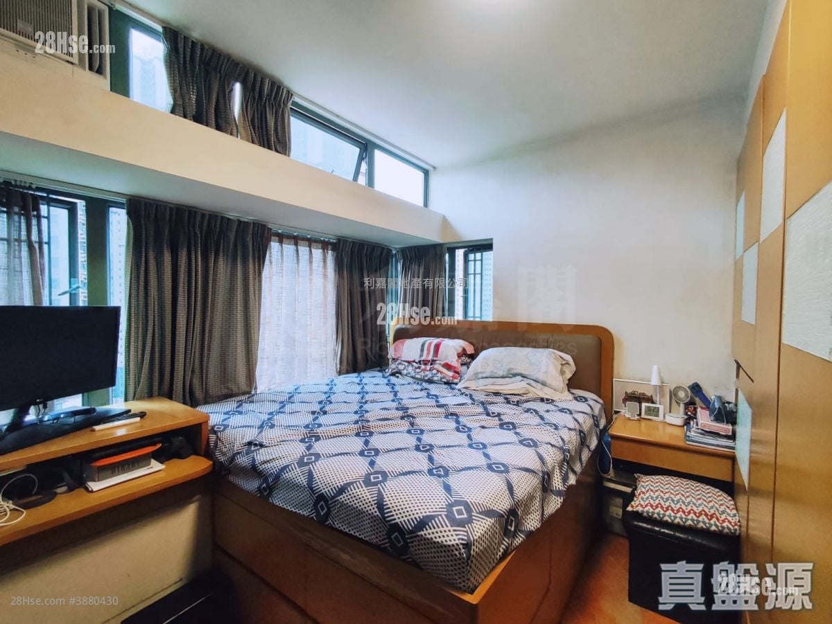 Residence Oasis Sell 3 Bedrooms , 2 Bathrooms 802 ft²