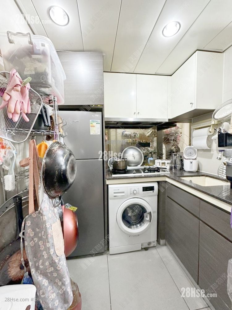 8 Royal Green Sell 2 Bedrooms , 1 Bathroom 431 ft²