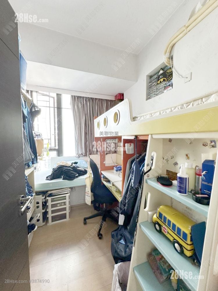 8 Royal Green Sell 2 Bedrooms , 1 Bathroom 431 ft²