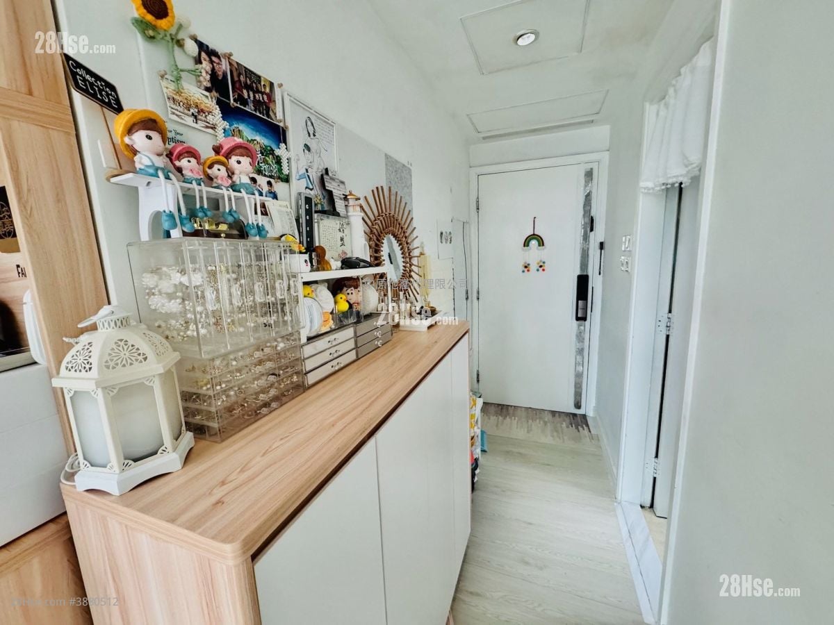 Chelsea Court Sell 2 Bedrooms , 1 Bathroom 471 ft²