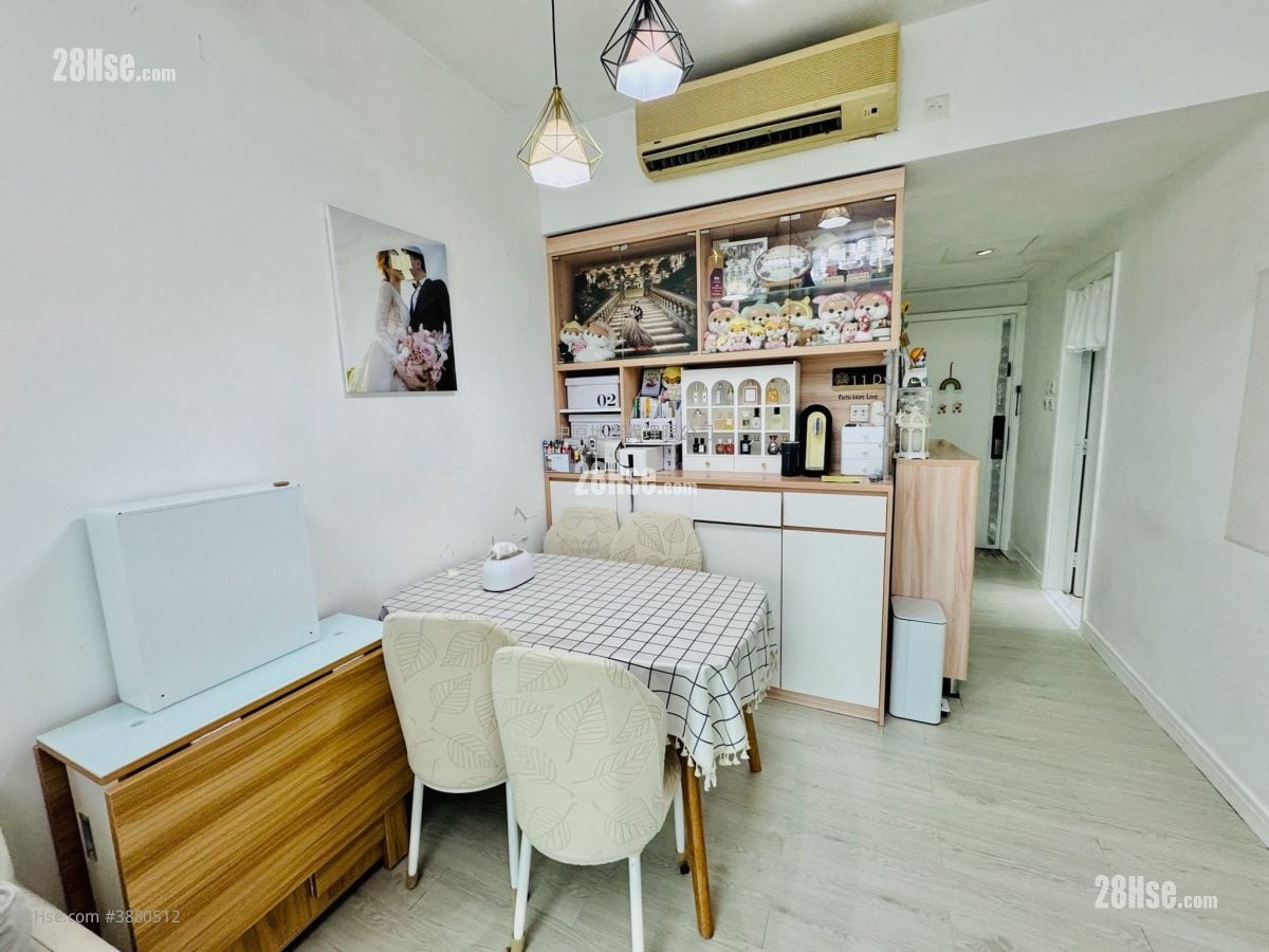 Chelsea Court Sell 2 Bedrooms , 1 Bathroom 471 ft²