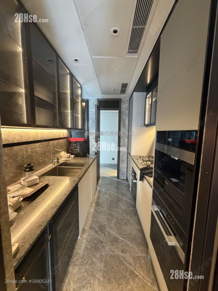 The Knightsbridge Sell 4 Bedrooms , 3 Bathrooms 1,259 ft²