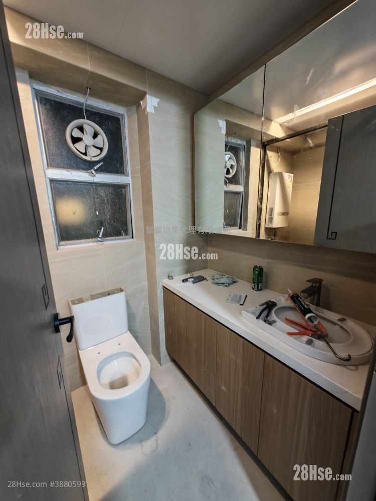 Whampoa Garden Rental 4 Bedrooms , 2 Bathrooms 681 ft²