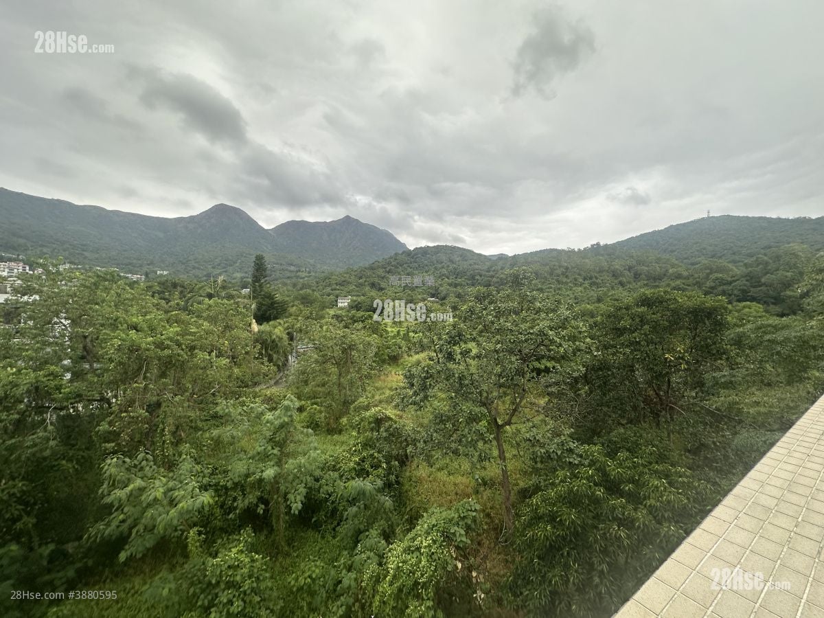 Village Sell 3 Bedrooms , 4 Bathrooms 1,400 ft²