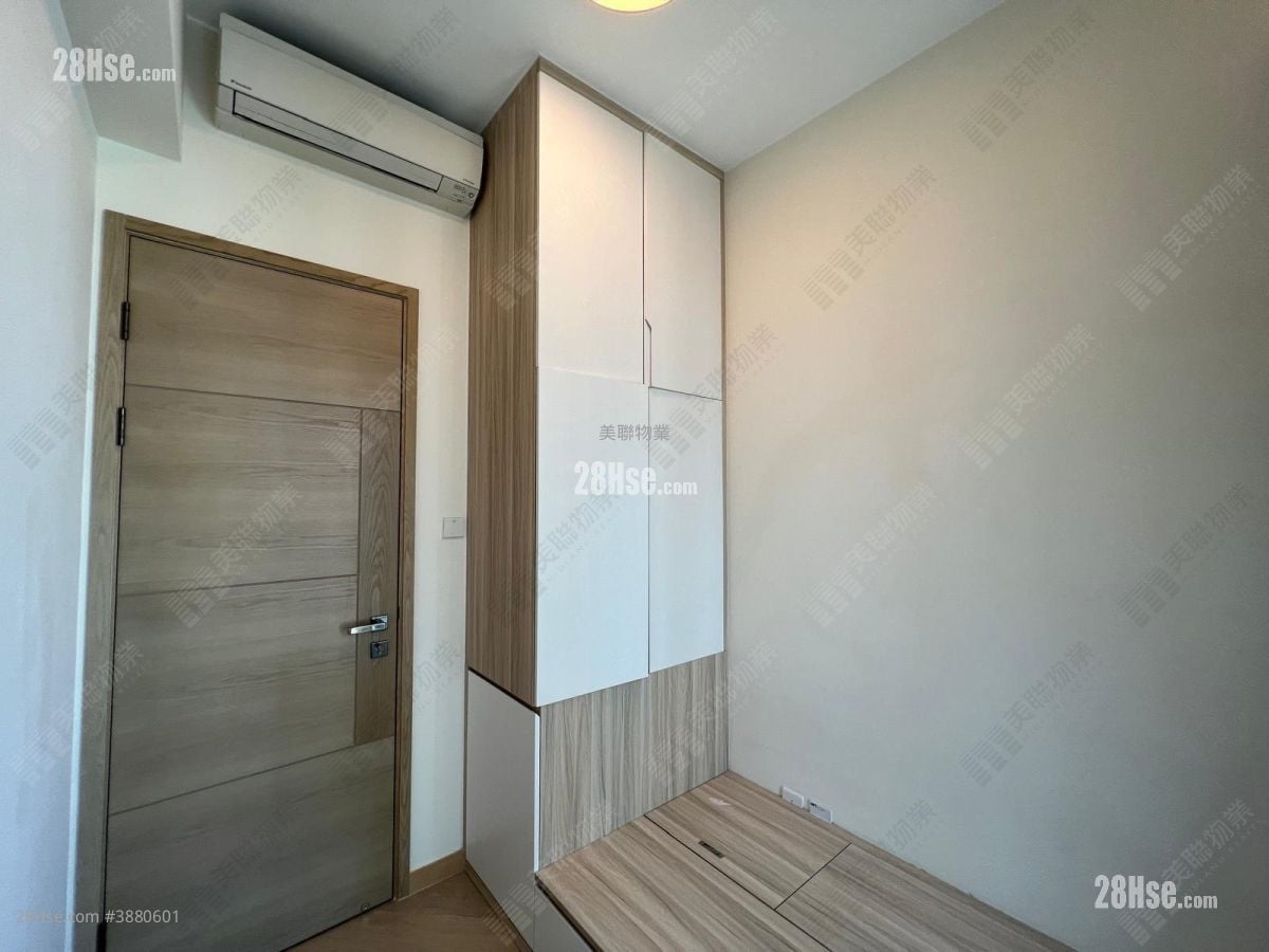 Grand Central Sell 2 Bedrooms 522 ft²