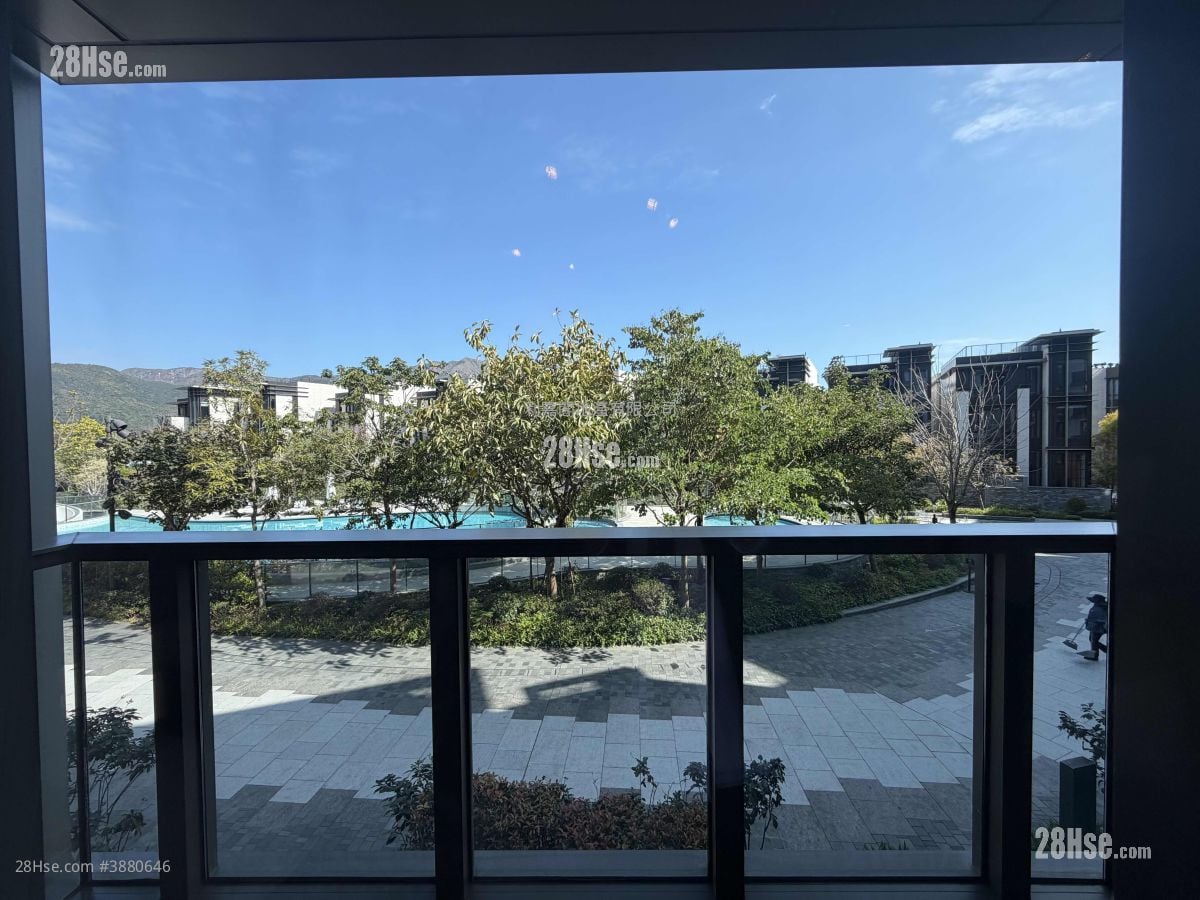 Villa Lucca Sell 4 Bedrooms 1,187 ft²