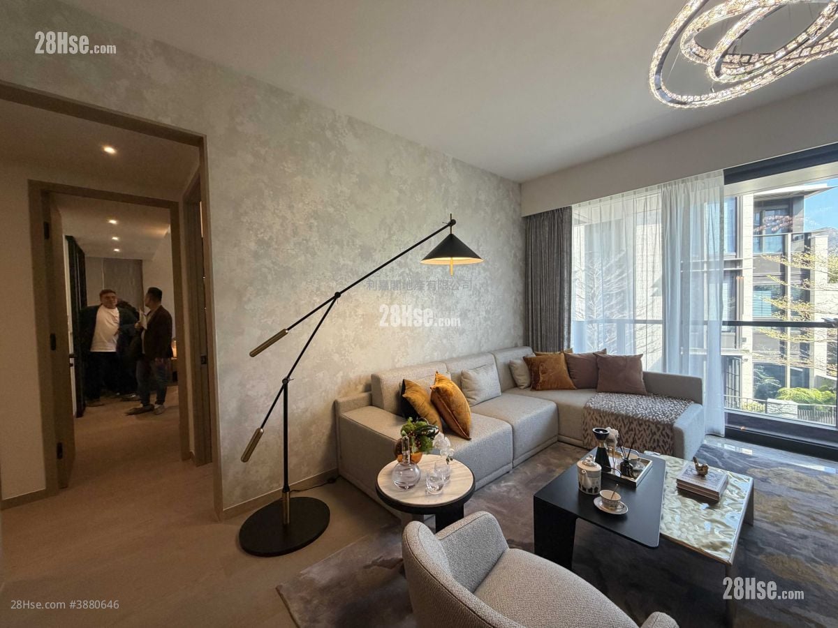 Villa Lucca Sell 4 Bedrooms 1,187 ft²