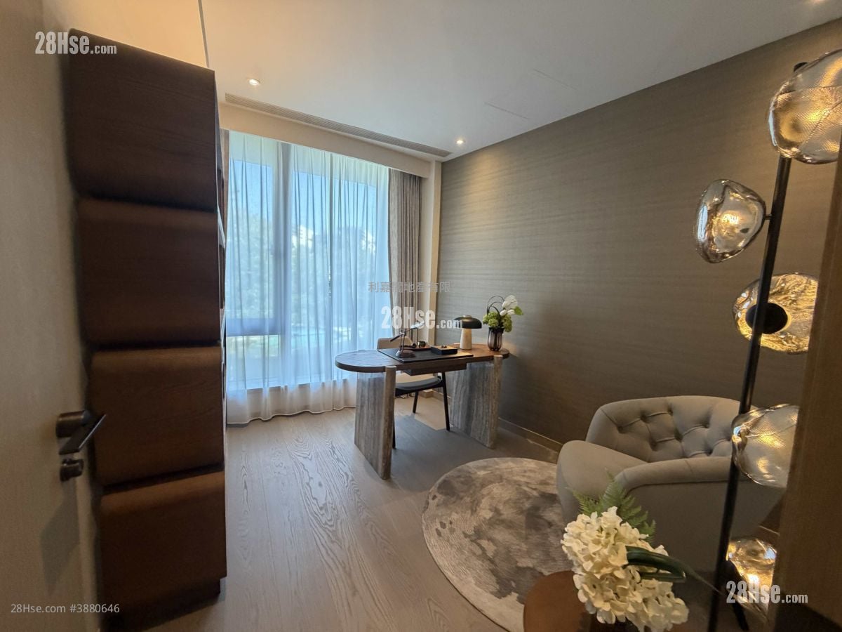 Villa Lucca Sell 4 Bedrooms 1,187 ft²