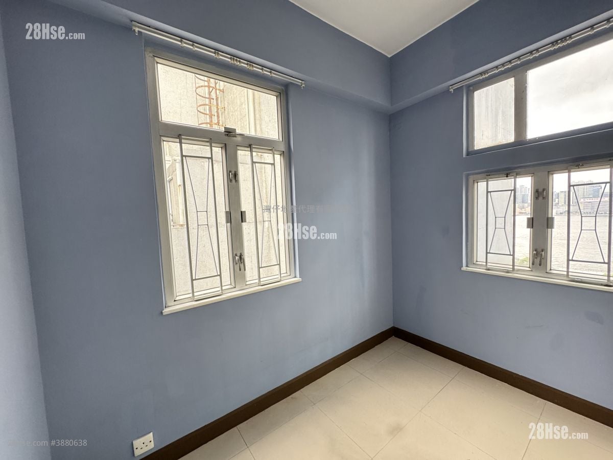 Jet Foil Building Sell 1 Bedroom , 1 Bathroom 332 ft²