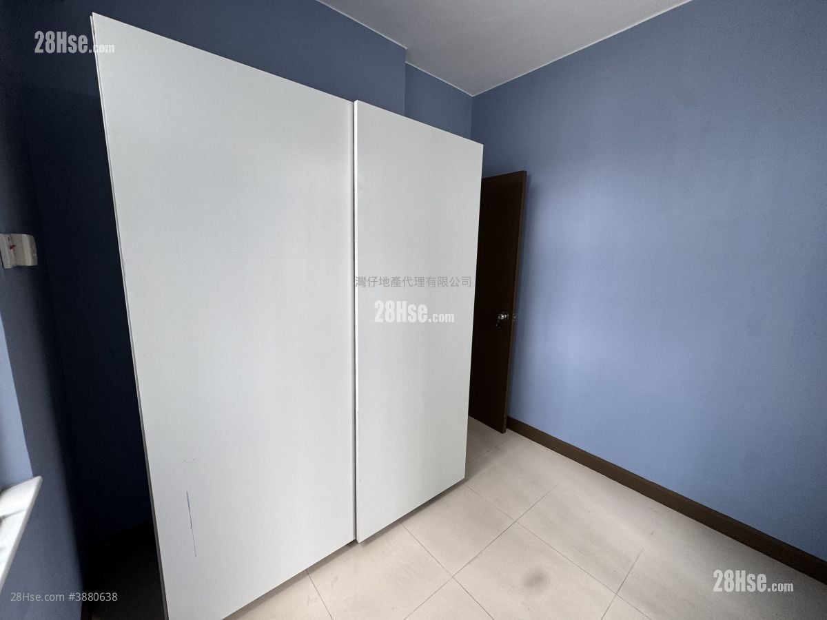 Jet Foil Building Sell 1 Bedroom , 1 Bathroom 332 ft²