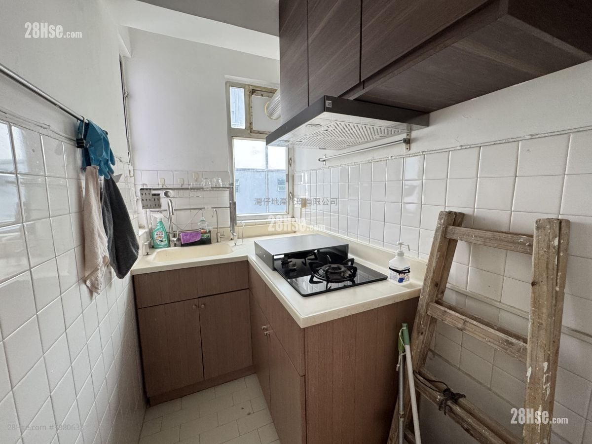 Jet Foil Building Sell 1 Bedroom , 1 Bathroom 332 ft²