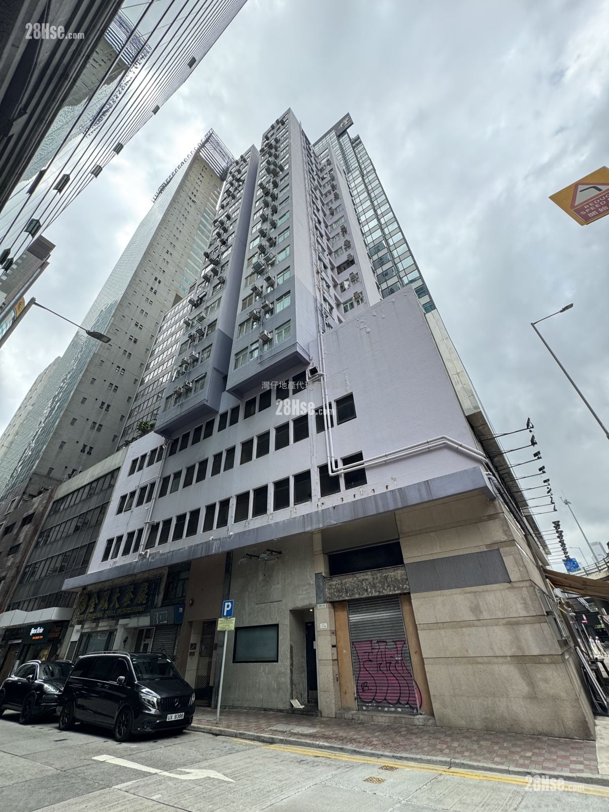 Jet Foil Building Sell 1 Bedroom , 1 Bathroom 332 ft²