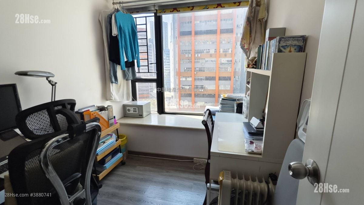 Chelsea Court Sell 4 Bedrooms 722 ft²