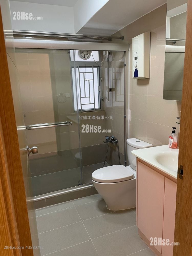 City Garden Rental 3 Bedrooms , 2 Bathrooms 792 ft²