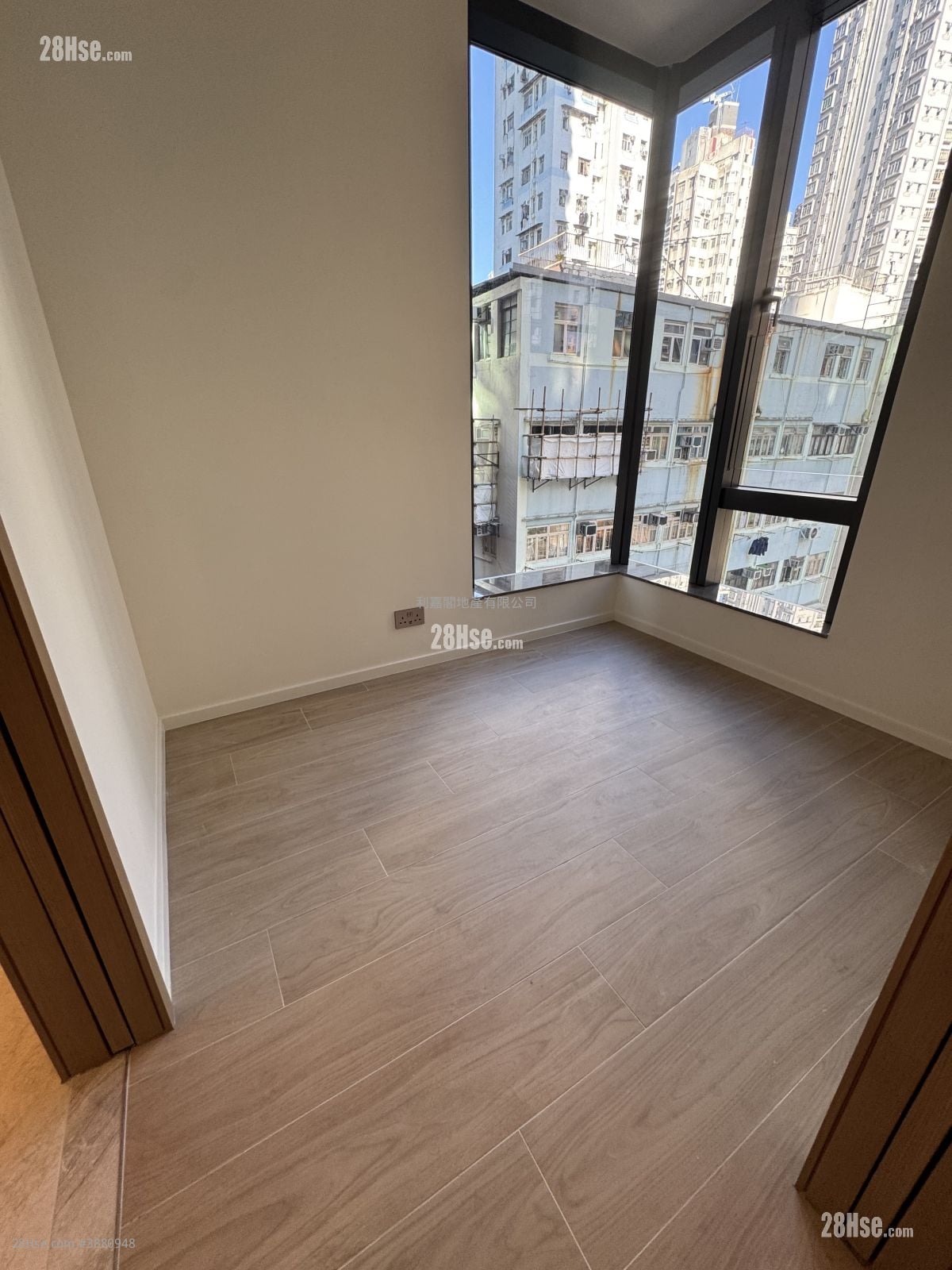 Des Voeux W Residence Sell 1 Bedroom 275 ft²