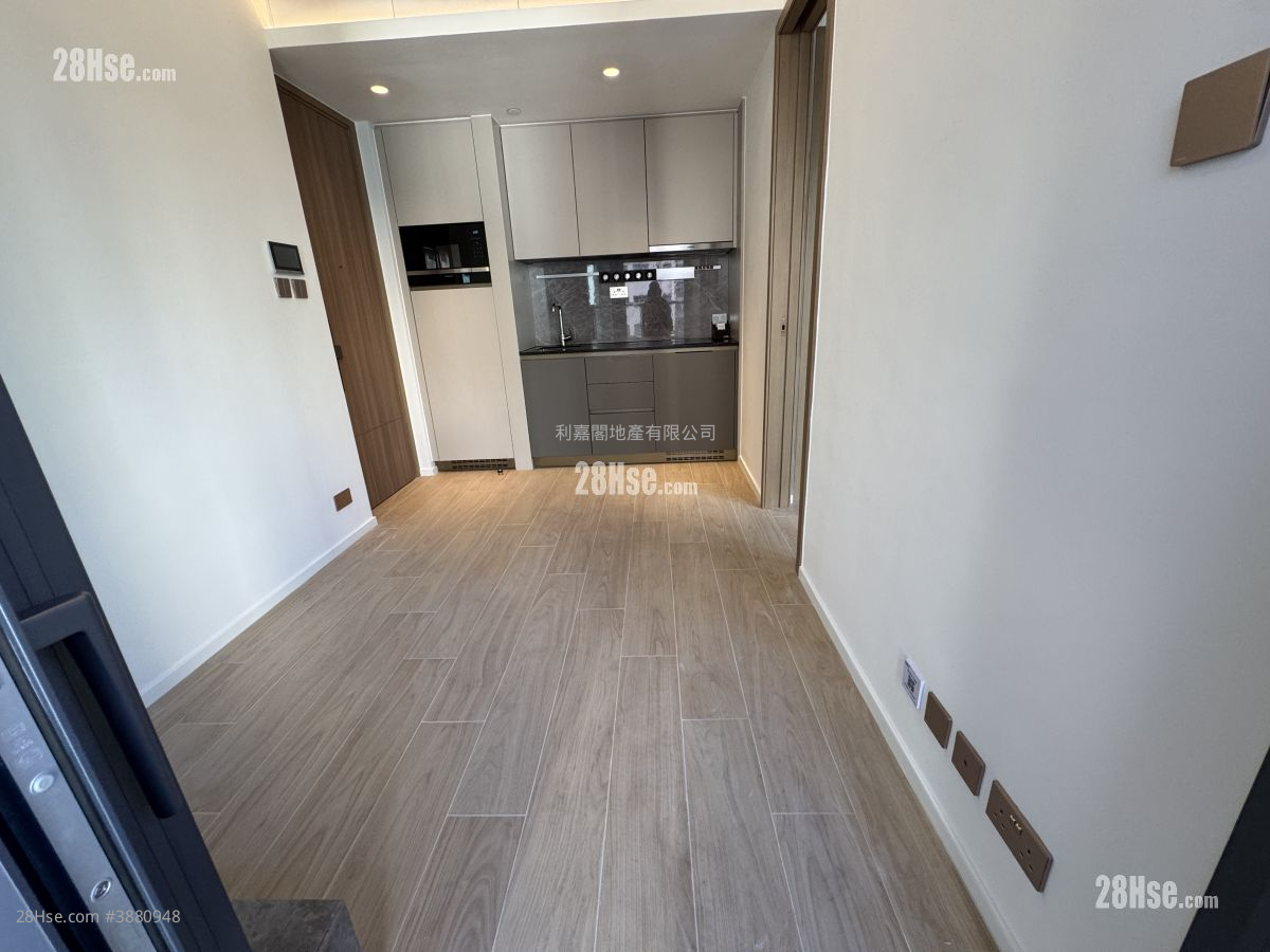 Des Voeux W Residence Sell 1 Bedroom 275 ft²