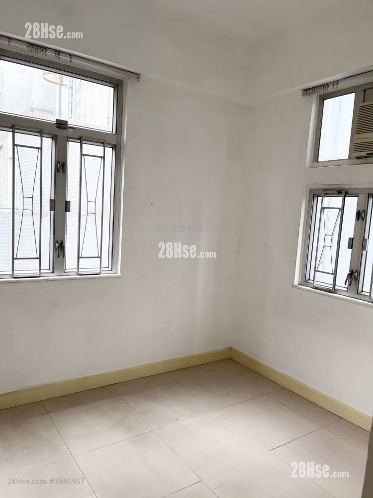 Jet Foil Building Sell 1 Bedroom , 1 Bathroom 332 ft²