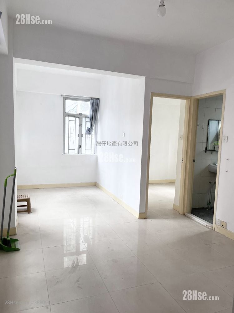 Jet Foil Building Sell 1 Bedroom , 1 Bathroom 332 ft²