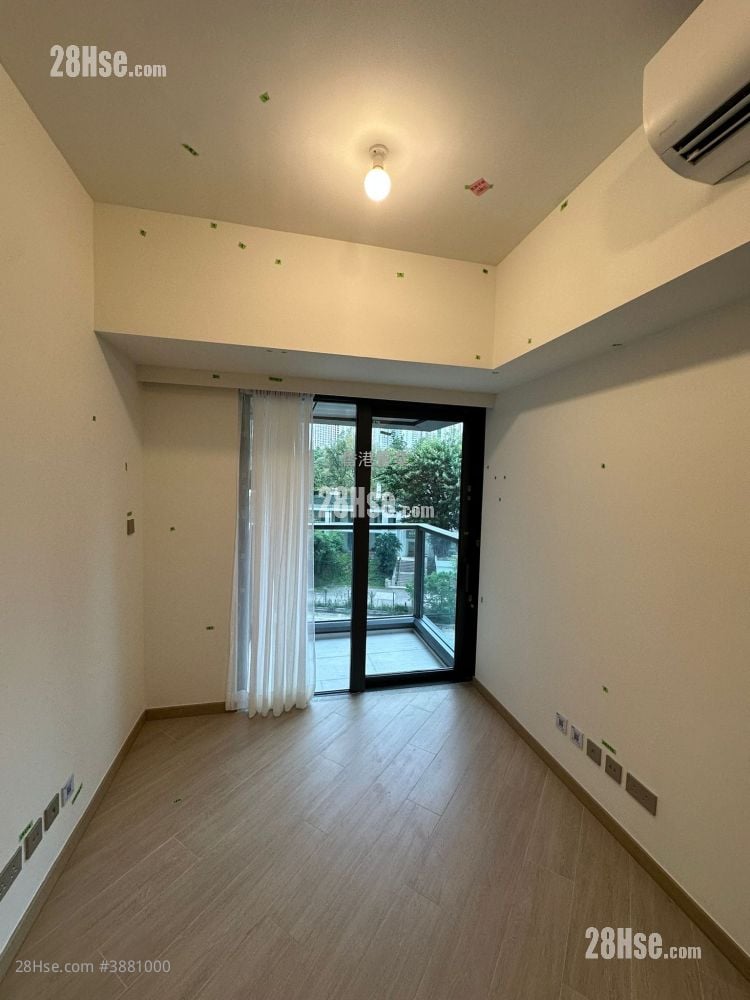 Uptown East Rental 2 Bedrooms , 1 Bathroom 515 ft²