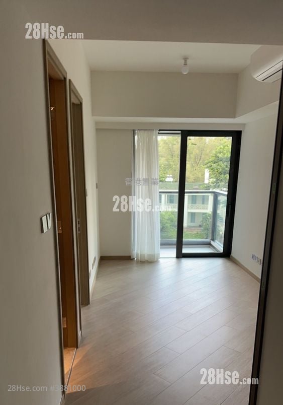 Uptown East Rental 2 Bedrooms , 1 Bathroom 515 ft²