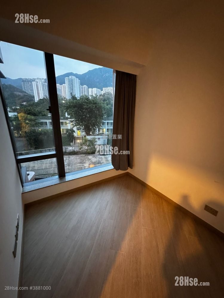 Uptown East Rental 2 Bedrooms , 1 Bathroom 515 ft²