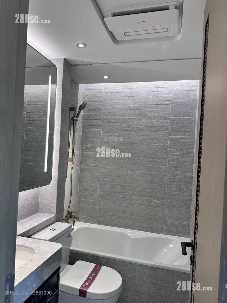Uptown East Rental 2 Bedrooms , 1 Bathroom 515 ft²