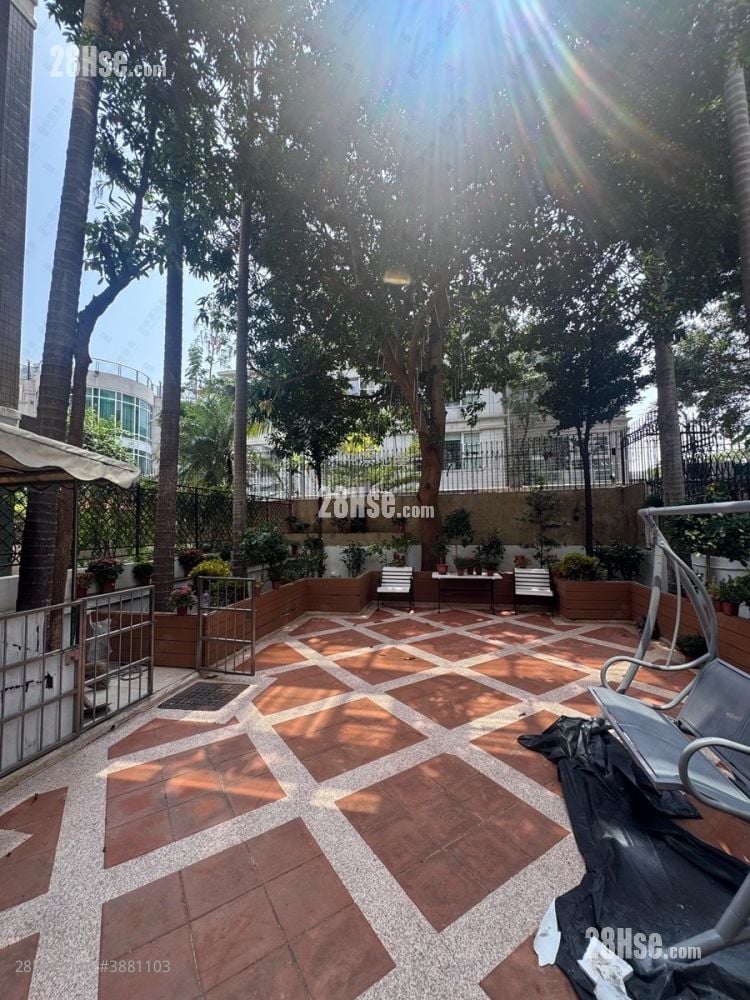 La Salle Place Sell 5+ Bedrooms 4,989 ft²