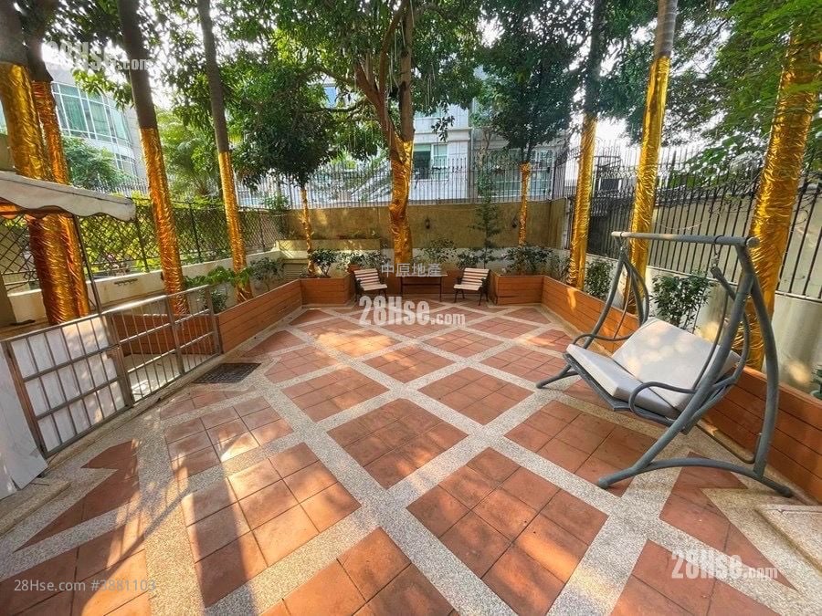 La Salle Place Sell 5+ Bedrooms 4,989 ft²