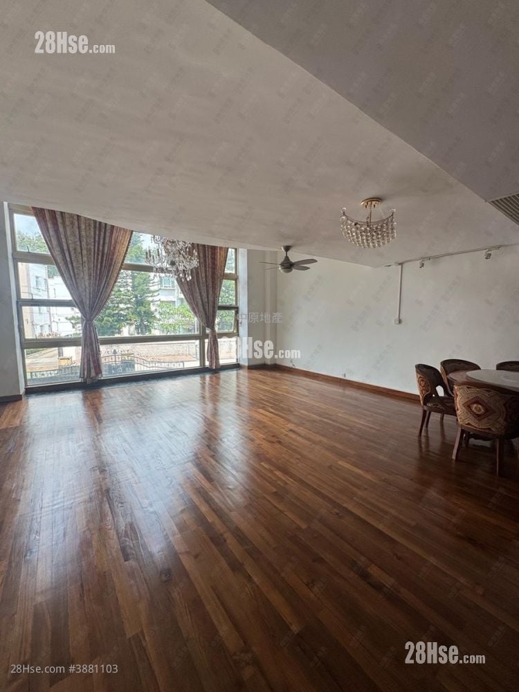 La Salle Place Sell 5+ Bedrooms 4,989 ft²