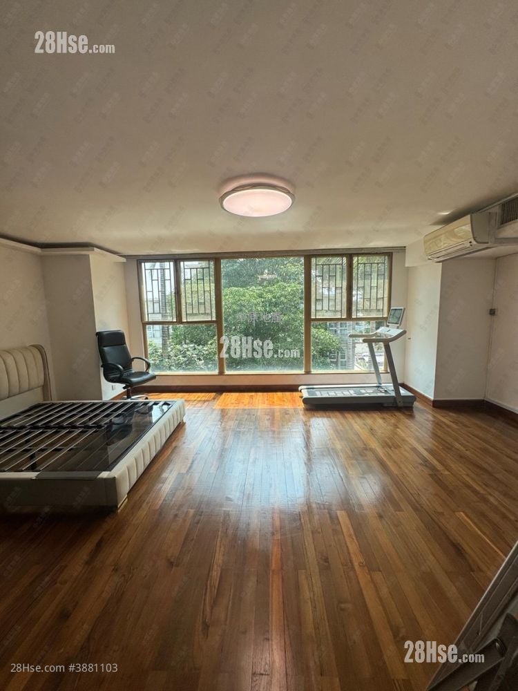 La Salle Place Sell 5+ Bedrooms 4,989 ft²