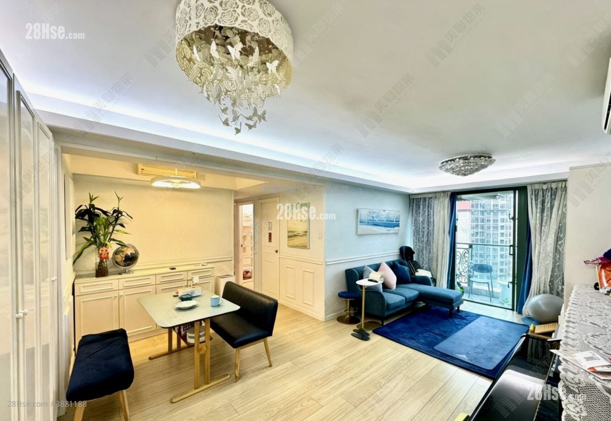 Residence Oasis Sell 4 Bedrooms , 2 Bathrooms 763 ft²