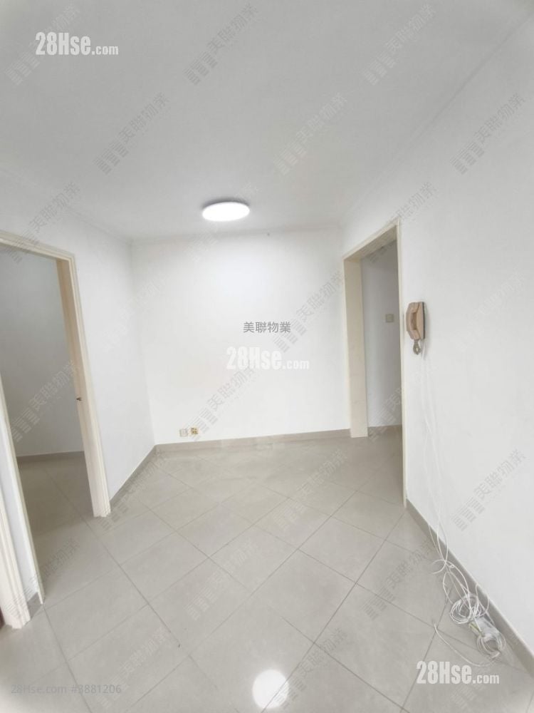 Lung Poon Court Rental 2 Bedrooms , 1 Bathroom 383 ft²