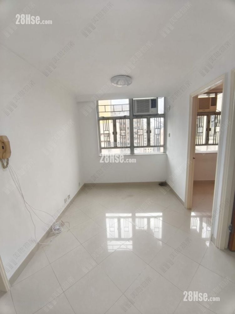 Lung Poon Court Rental 2 Bedrooms , 1 Bathroom 383 ft²