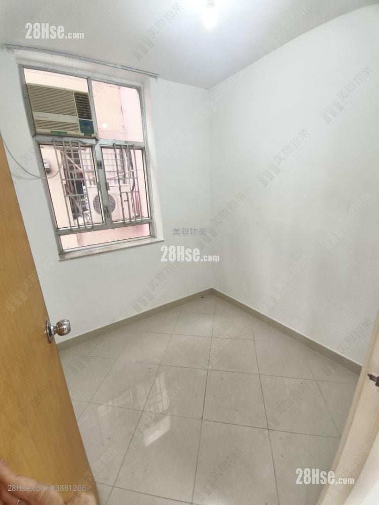 Lung Poon Court Rental 2 Bedrooms , 1 Bathroom 383 ft²