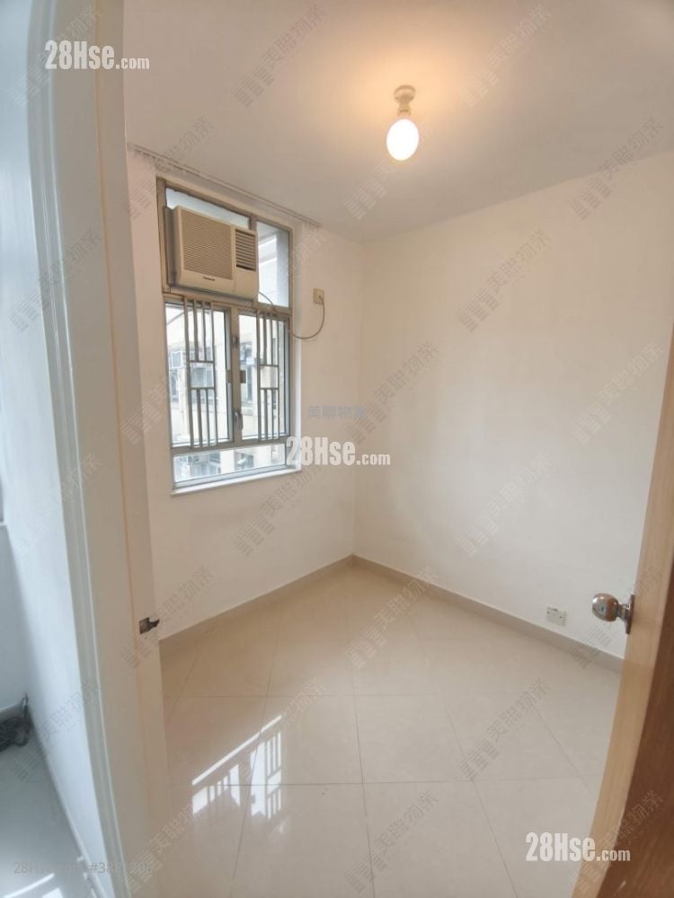 Lung Poon Court Rental 2 Bedrooms , 1 Bathroom 383 ft²