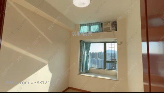 Residence Oasis Sell 4 Bedrooms , 2 Bathrooms 943 ft²