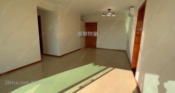 Residence Oasis Sell 4 Bedrooms , 2 Bathrooms 943 ft²