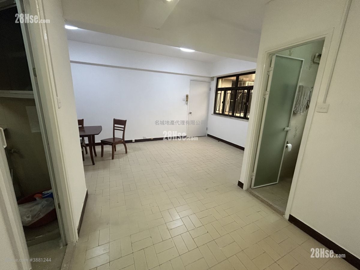 Shing Ho Building Rental 2 Bedrooms 430 ft²