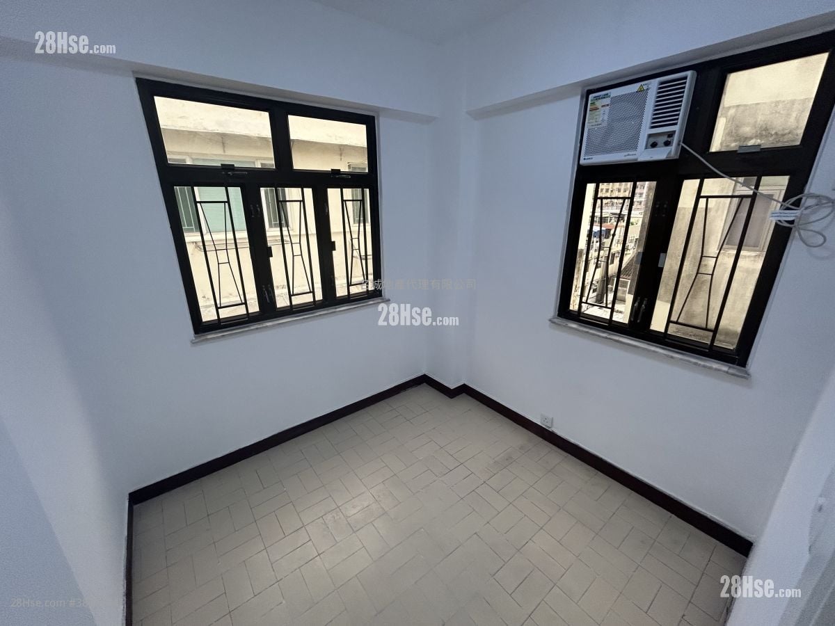 Shing Ho Building Rental 2 Bedrooms 430 ft²