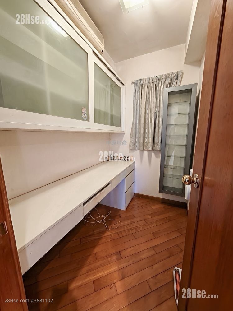 Residence Oasis Sell 3 Bedrooms , 2 Bathrooms 722 ft²