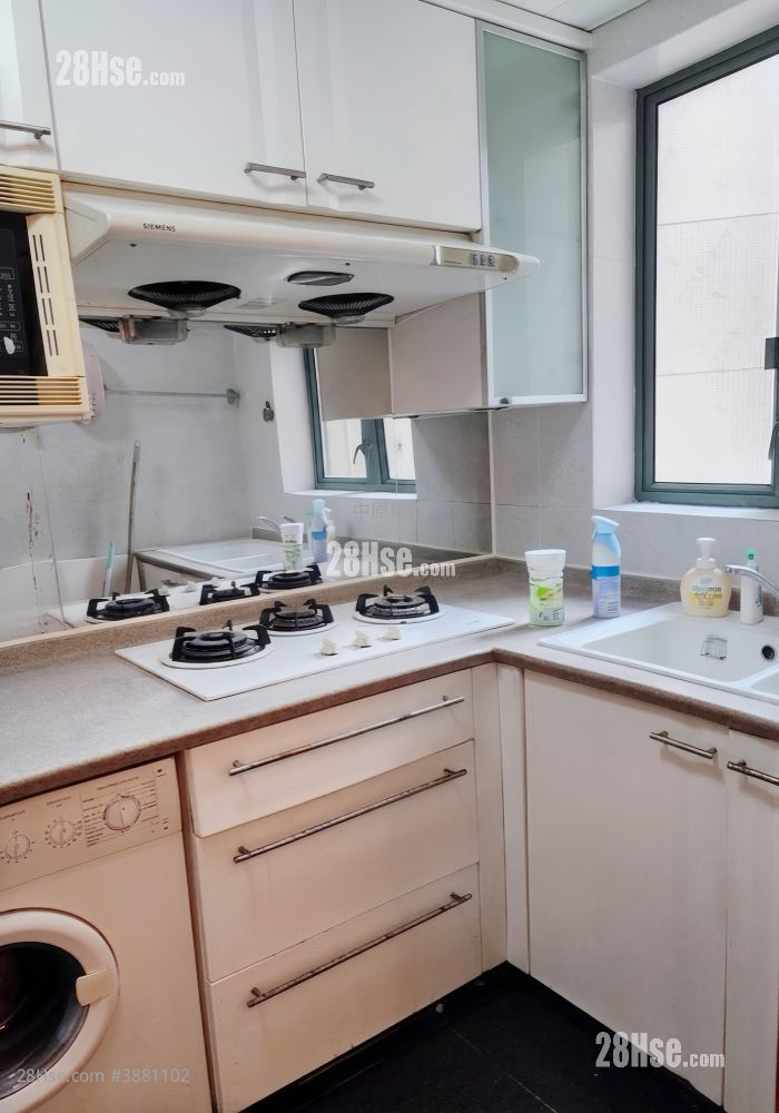Residence Oasis Sell 3 Bedrooms , 2 Bathrooms 722 ft²